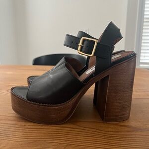 STEVE MADDEN Chunky Platform Sandal